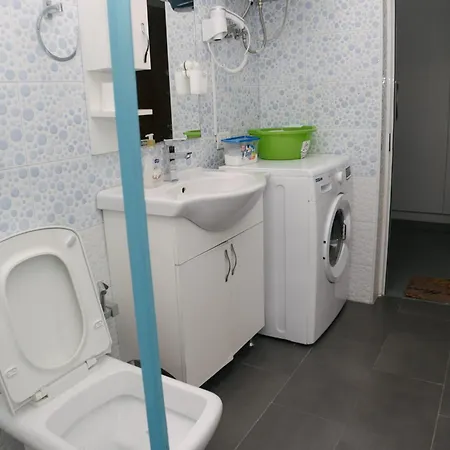 Rudi 1 In Apartman Tirana