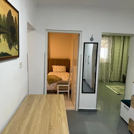 Rudi 1 In تيرانا