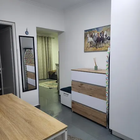 Rudi 1 In Appartement *
